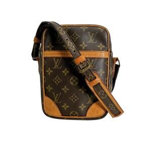 LOUIS VUITTON Authentic Brown Monogram Canvas Shoulder Bag